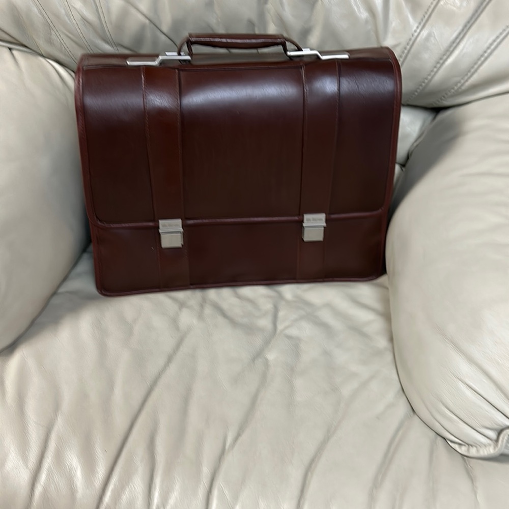Men’s leather briefcase